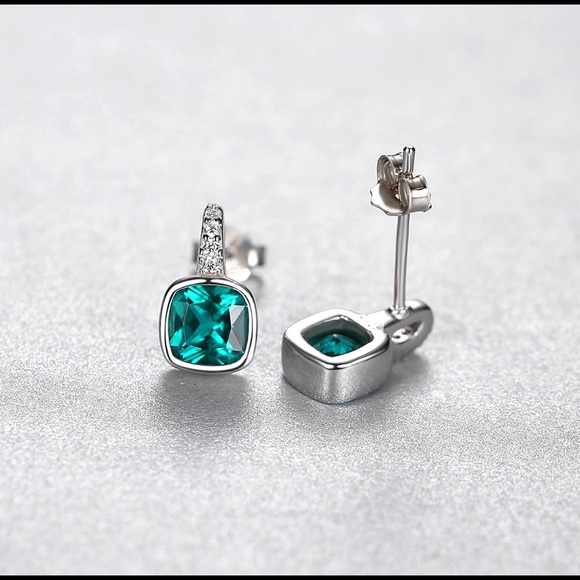New 925 Green Emerald Stud Earrings - Picture 4 of 7
